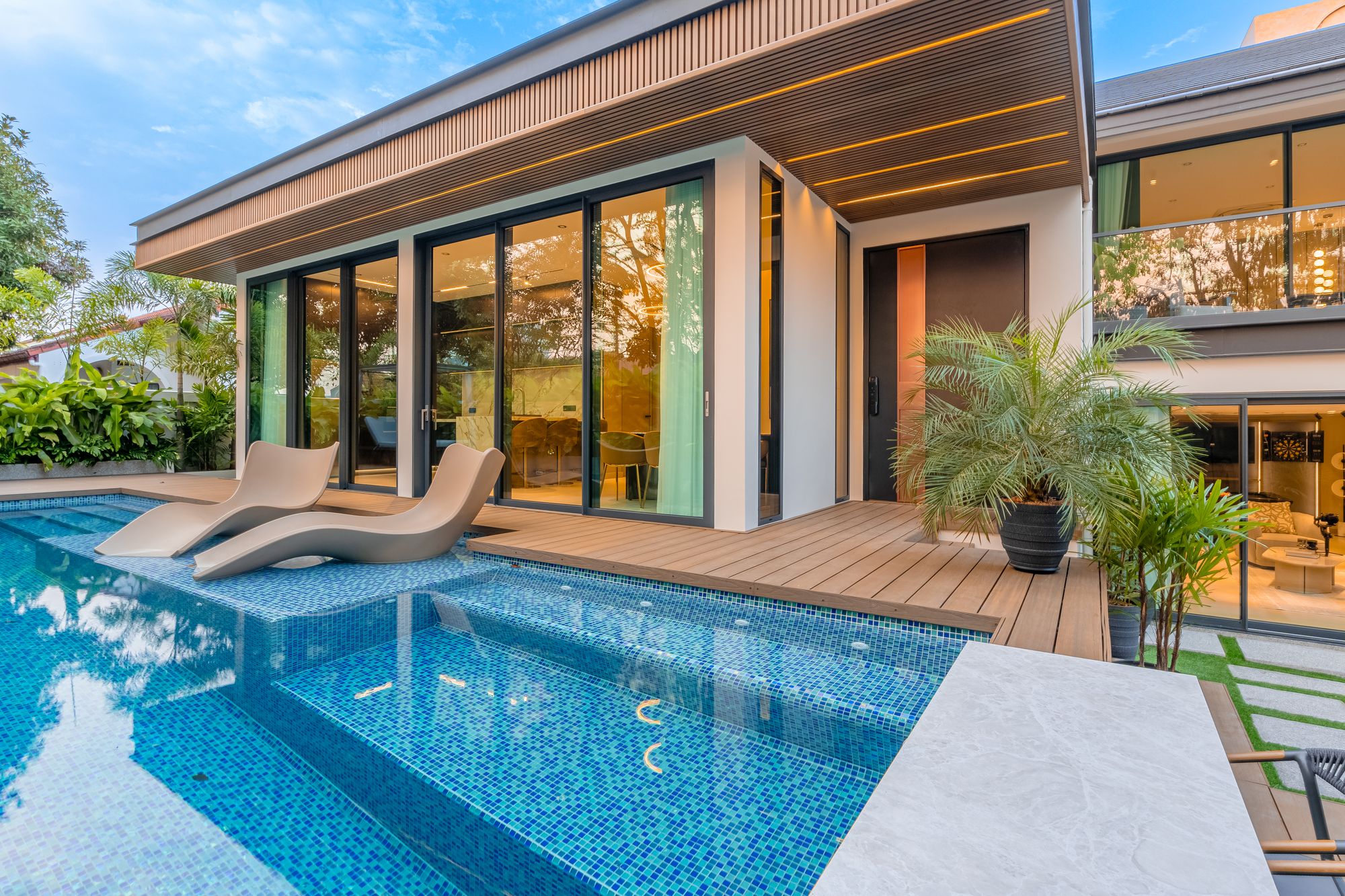 Villa Jomaya pool at blue hour